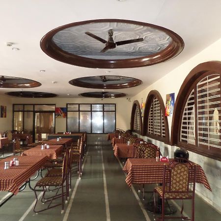 Hotel Ayodhya Насик Экстерьер фото