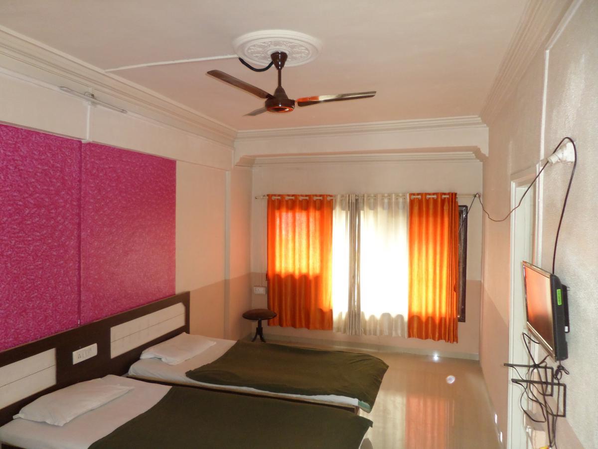 Hotel Ayodhya Насик Экстерьер фото
